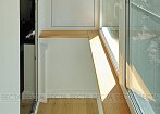 Остекление Рехау Делайт и отделка балкона с подоконниками Меллер Золотой дуб. mobile